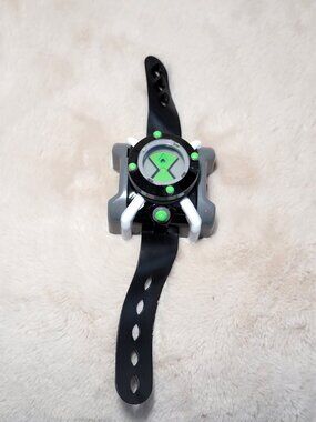 Ben 10 Deluxe Omnitrix FX Watch Alien Voices Lights Sound Playmates 2017 D1